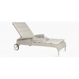 Safi sunlounger with arms