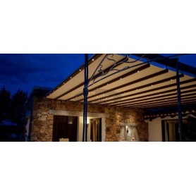 Usmerjen LED reflektor z napajalnikom za pergolo