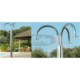 Comuna 3 outside shower