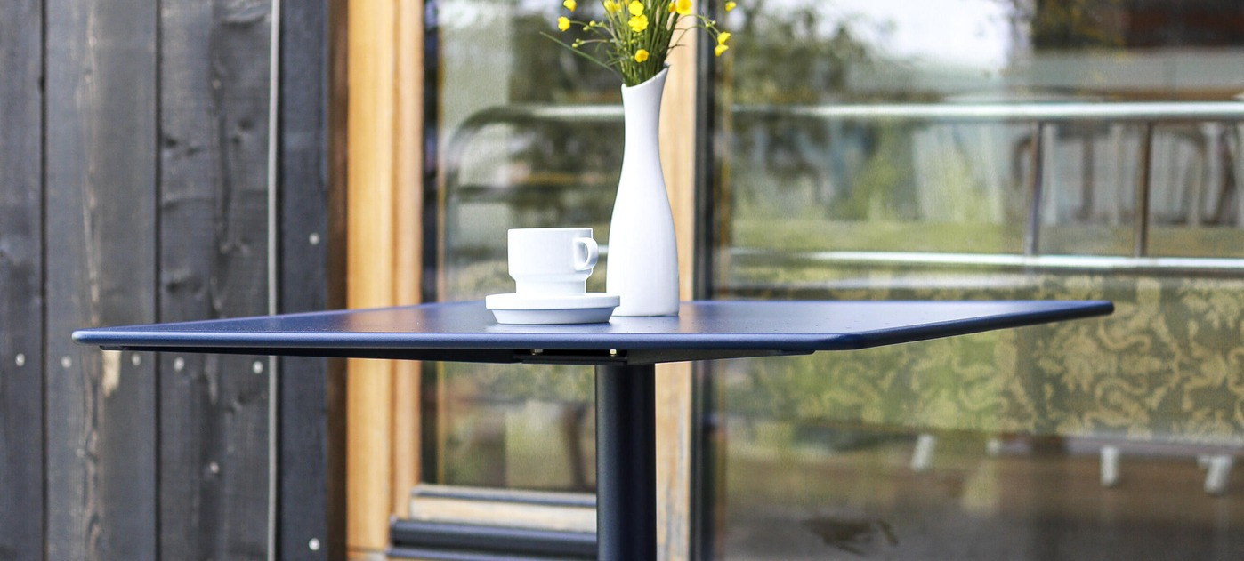 Egoe Tina large square table, steel