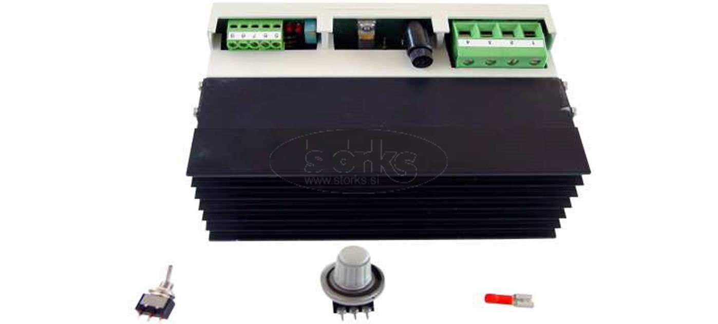 Kontrola moči: od 0 do 9000W trifazna