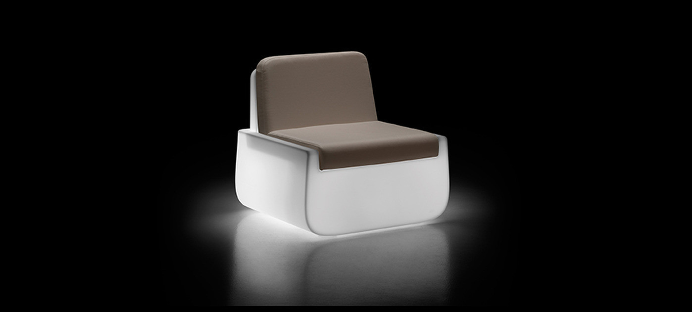 Plust Bold armchair, U1 White Light