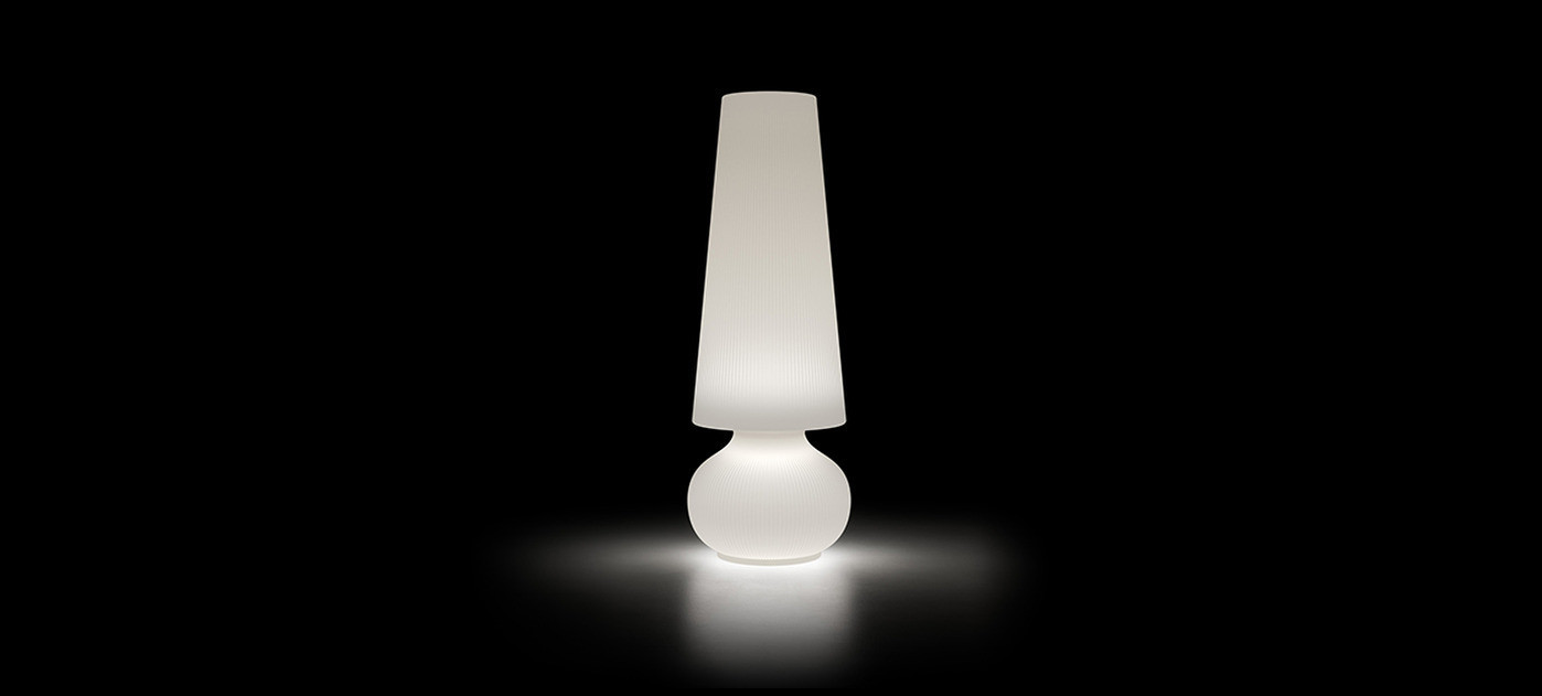 Plust Fade floor lamp M, ambient