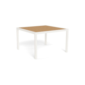 Tuuci Tequesta tavolo da pranzo quadrato con foro per ombrellone