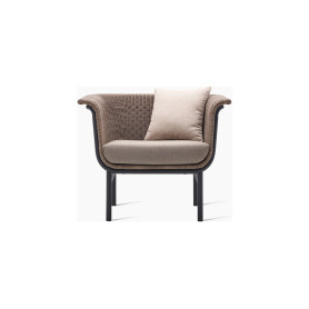 Poltrona lounge Wicked, struttura nera, intreccio taupe