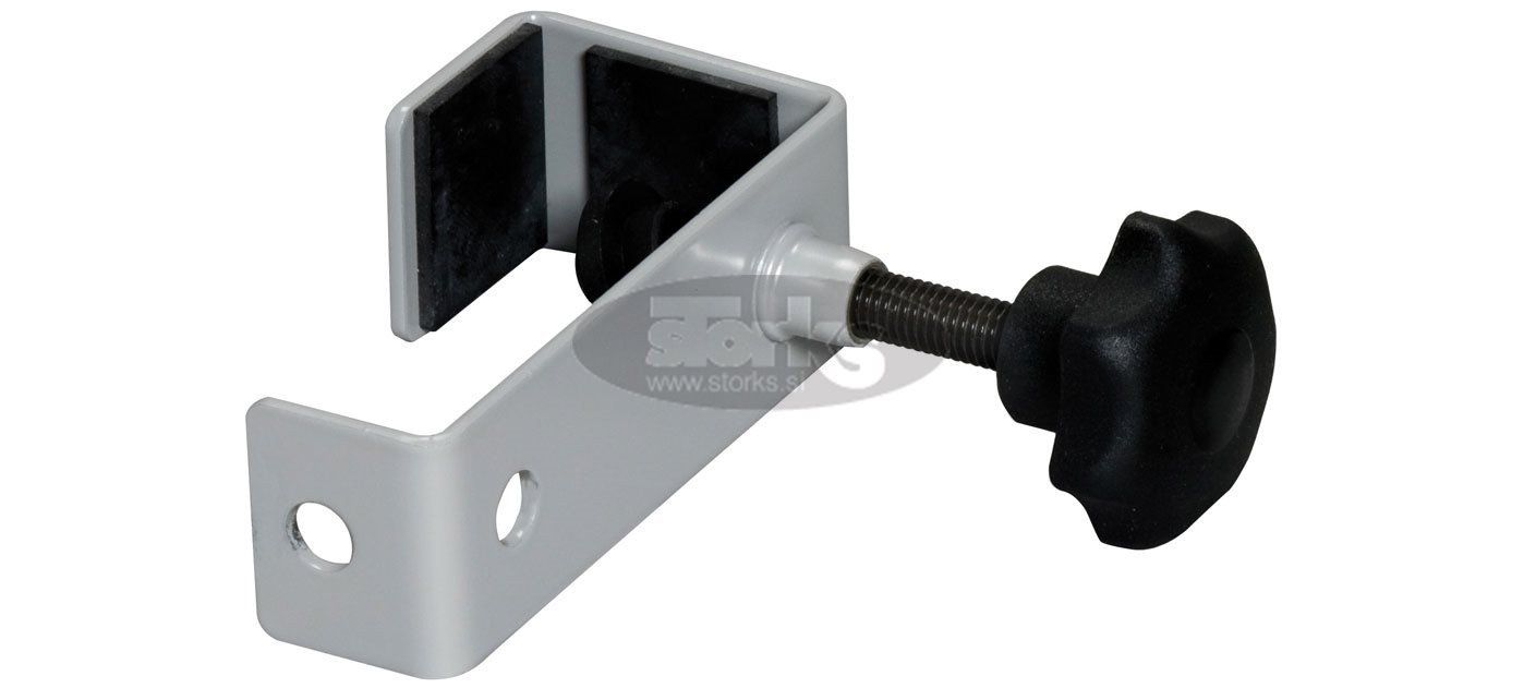 Holder to mount the heater on the umbrella