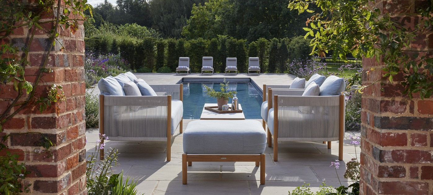 Barlow Tyrie Cocoon DS Ottoman, lifestyle