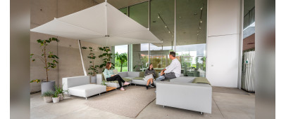 Extremis Kosmos seating set and parasol | sTorks